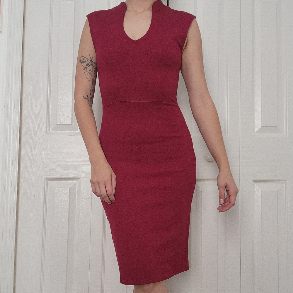 Women's Sleeveless Burgundy Dress